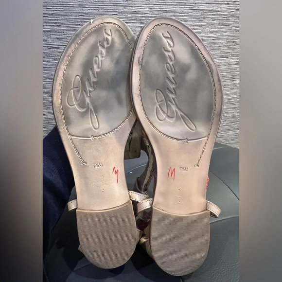 Guess thong strappy sandals with pink and red beading, size 7 1/2 - Picture 11 of 12